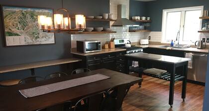 Family-Friendly, Friends' Adventure Ski House! 3 bedroom Townhouse in Edwards