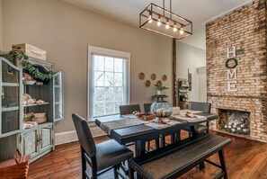 Dining - Walk Downtown! Large Pool, Hot tub, Fire pit, Close to EVERYTHING! (Monroe)