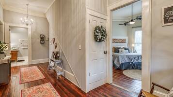 3 dormitoris, caixa forta a l'habitació i escriptori