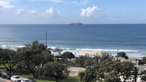 Beach - Alinga U5 Kings Beach Apartment Ocean Views (KINGS BEACH)