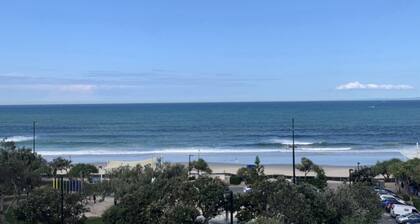 Alinga U5 Kings Beach Apartment Ocean Views
