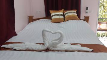 Standard House | Rollaway beds, free WiFi, bed sheets