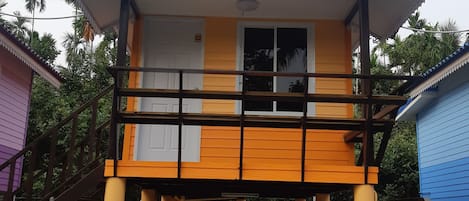 Standard House | Rollaway beds, free WiFi, bed sheets