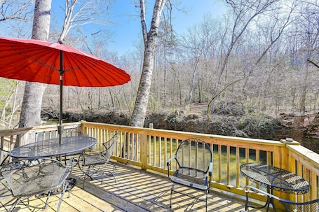 Outdoor dining. Cleveland Home w/ South Saluda Fishing Access