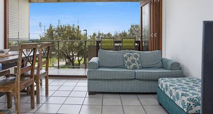 Shorebreak U3 Ocean Views & Parkside Bliss