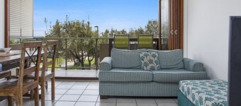 Shorebreak U3 Ocean Views & Parkside Bliss
