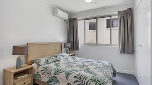 2 bedrooms, bed sheets - Shorebreak U3 Ocean Views & Parkside Bliss (KINGS BEACH)