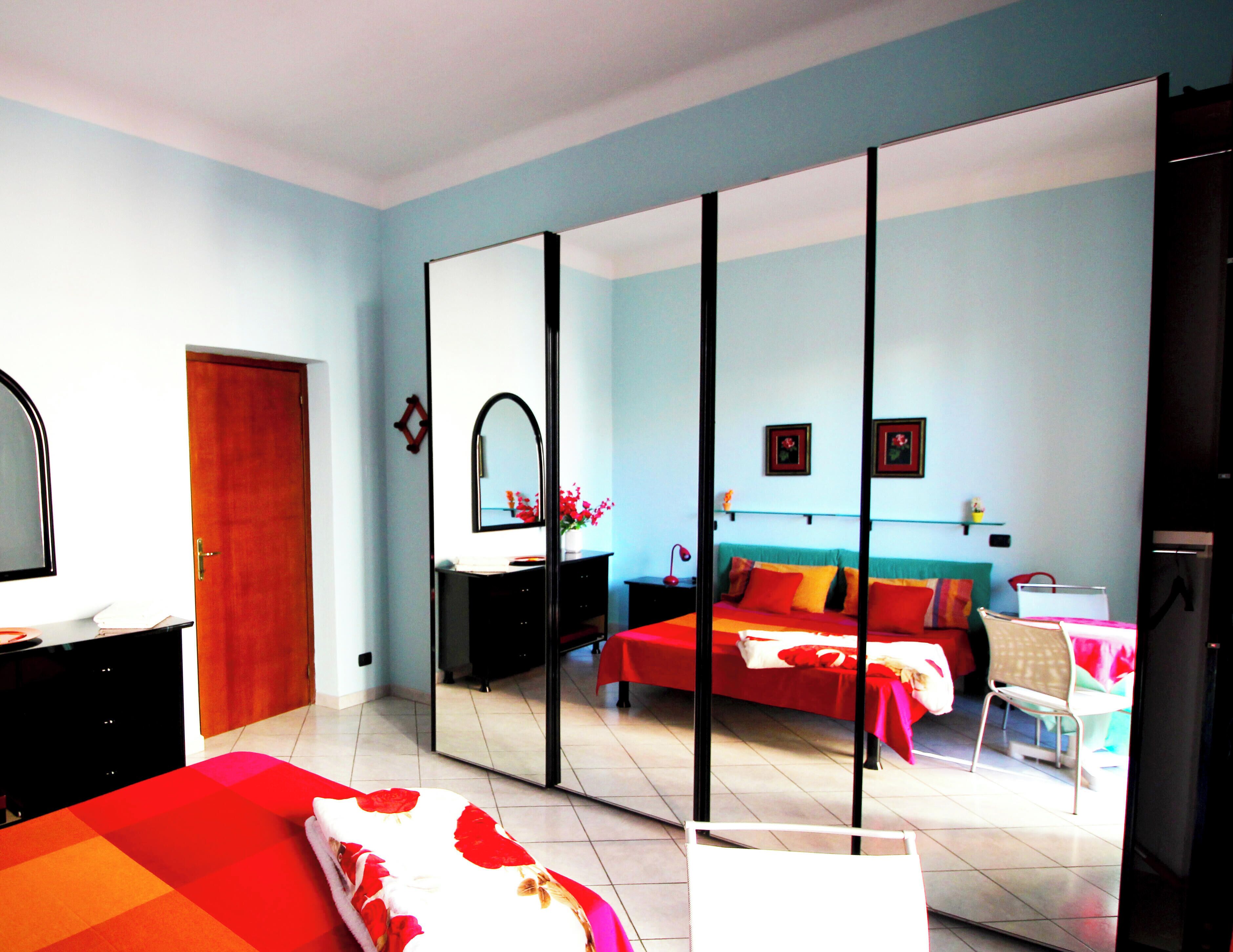 1 habitación, tabla de planchar con plancha, wifi y ropa de cama 