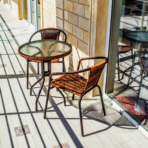 Terrace/patio - Revu (Nebug)