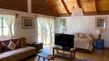 Family Cabin, Multiple Beds | 2 bedrooms, free WiFi, bed sheets