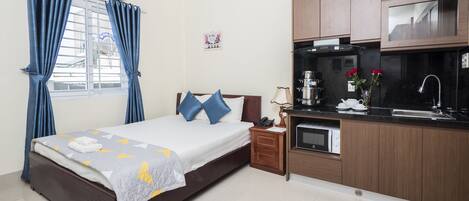 Svit Deluxe - utsikt mot staden | 1 sovrum, skrivbord, ljudisolering och gratis wi-fi