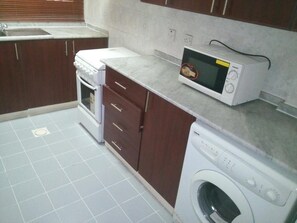 雪櫃、焗爐、爐具、廚房用具/餐具/器皿