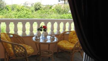 Studio, 2 Double Beds | Balcony