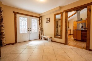 Entryway leading to kitchen