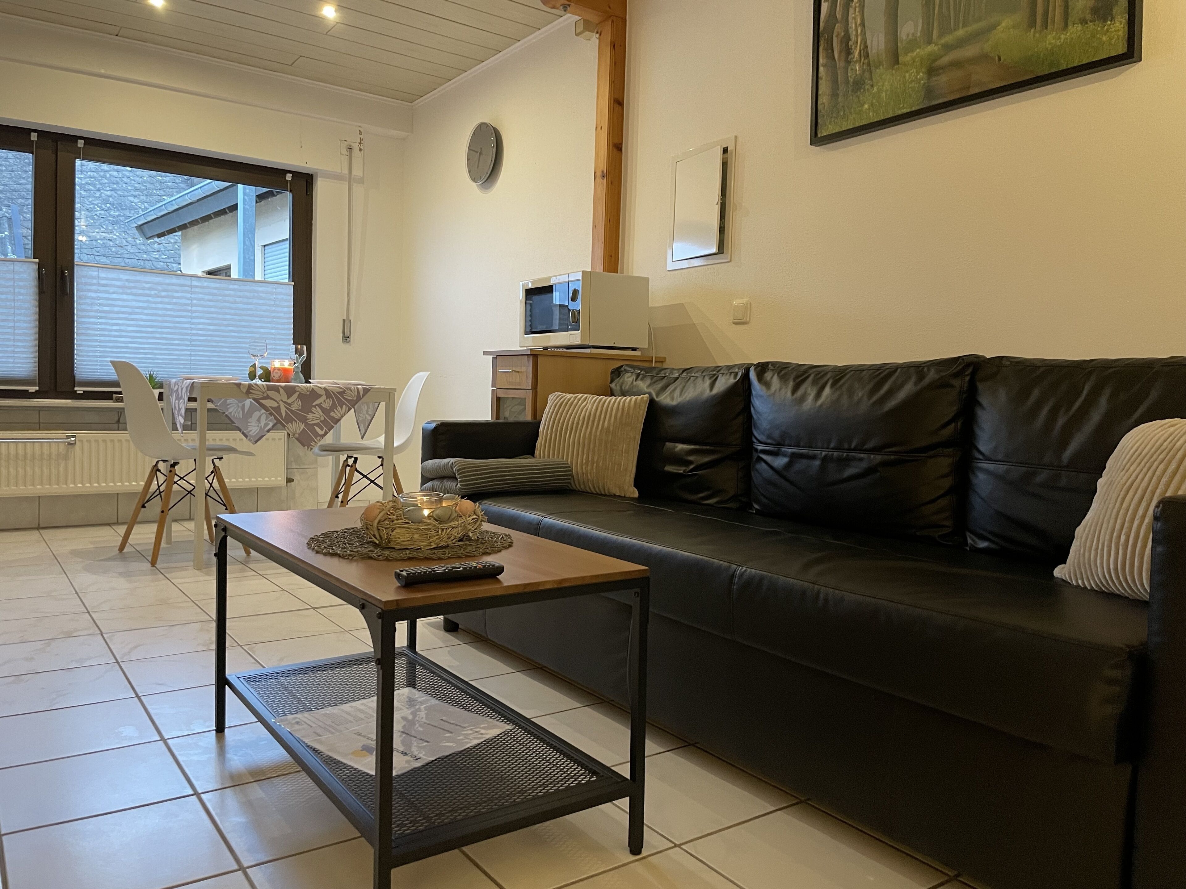 Studio | Living area | Flat-screen TV