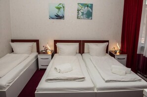 Triple Room | Blackout curtains, iron/ironing board, free WiFi - Guest House Vip (Borjomi)