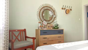 2 bedrooms, individually decorated, individually furnished