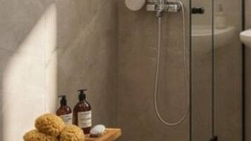 Family House | Bathroom | Shower, hair dryer, towels