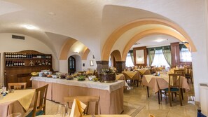 Frühstück, Mittagessen, Abendessen, italienische Küche 