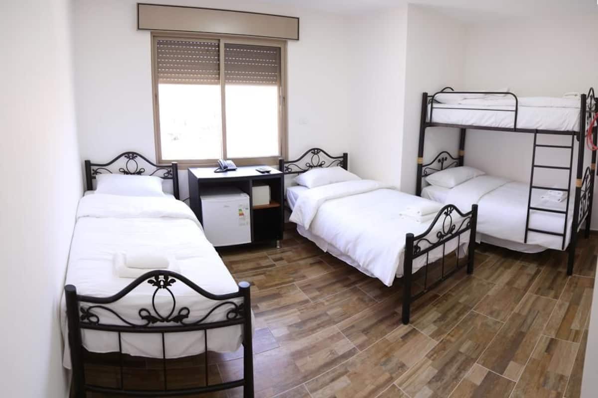 Quadruple Room | Minibar, soundproofing, free WiFi, bed sheets