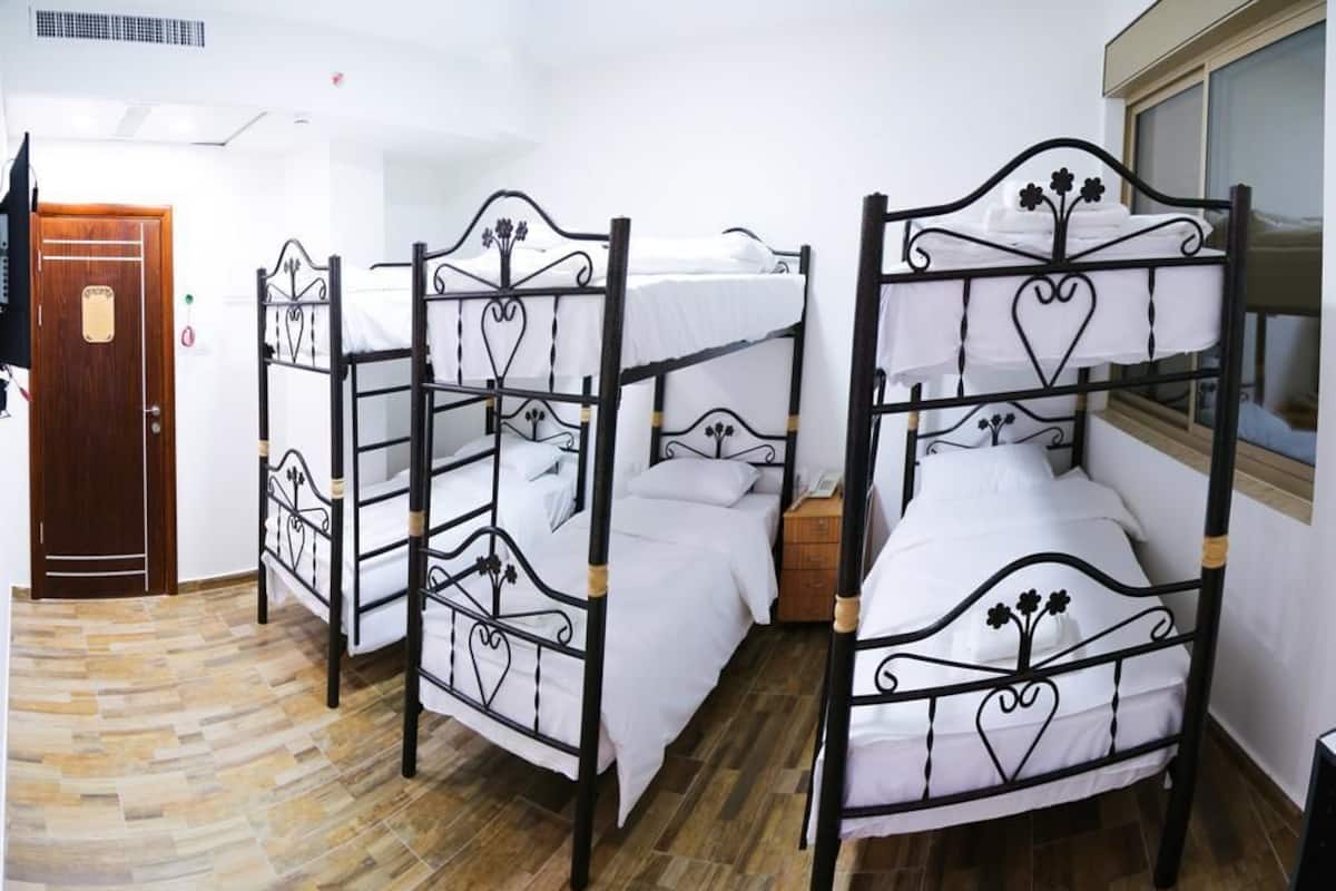 Family Room | Minibar, soundproofing, free WiFi, bed sheets