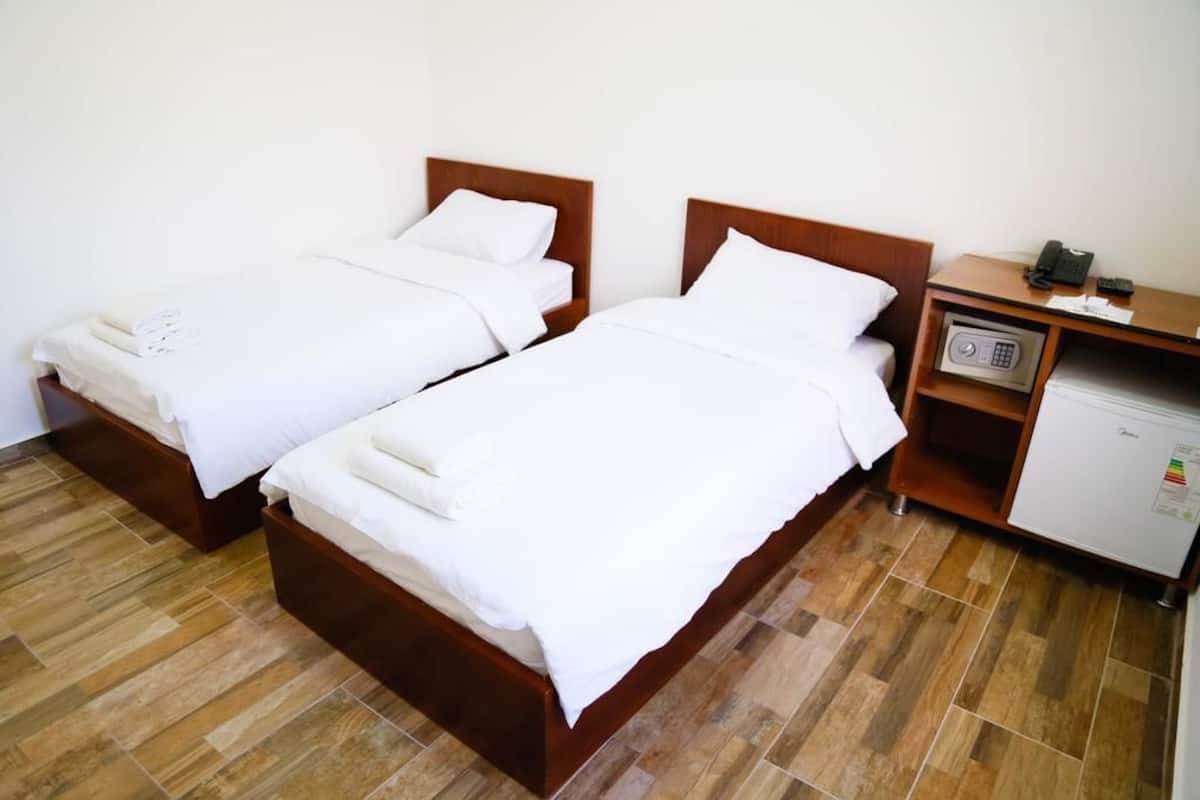 Minibar, soundproofing, free WiFi, bed sheets