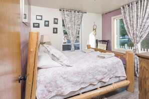 2 makuuhuonetta, silitysrauta/-lauta, Wi-Fi, vuodevaatteet