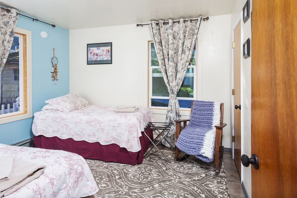 2 chambres, fer et planche à repasser, Wi-Fi, draps fournis