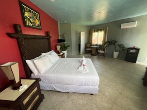 มินิบาร์, ตู้นิรภัยในห้องพัก, เตารีด/โต๊ะรีดผ้า, Wi-Fi ฟรี