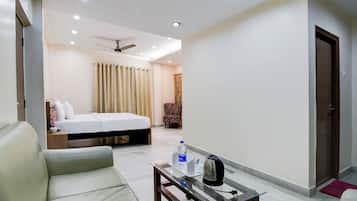 Habitación doble superior, 1 cama de matrimonio grande | Camas supletorias y wifi gratis