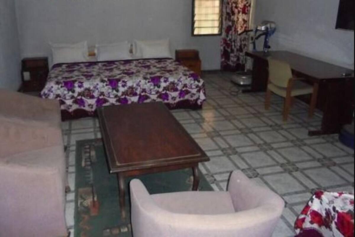 Standard Apartment | 3 bedrooms, iron/ironing board, WiFi (free), bed sheets
