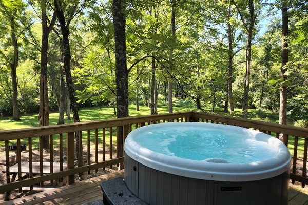 NEW!! Hot tubs at all 3 cabins!