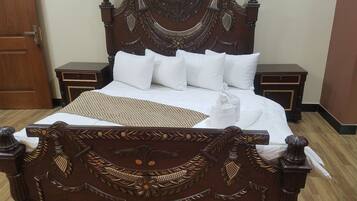 Business Double or Twin Room, Multiple Beds, Courtyard View | 10 bedrooms, premium bedding, down duvets, Select Comfort beds