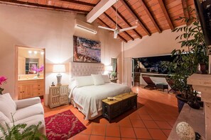 4 bedrooms, in-room safe, iron/ironing board, WiFi