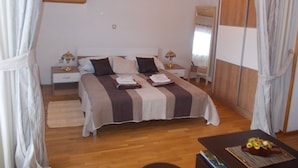 Studio, Multiple Beds, Garden View | In-room safe, desk, blackout drapes, soundproofing - Estate Pavlić (Rakovica)