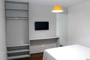 Svit Standard - 1 queensize-säng | Individuell inredning, unika möbler och mörkläggningsgardiner