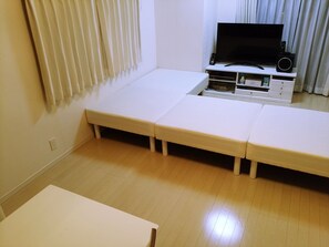 2 chambres, fer et planche à repasser, accès Internet