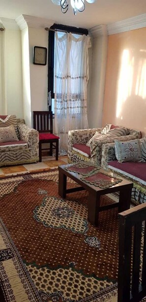 Apartment, 2 Bedrooms, Accessible, Beach View | Living area