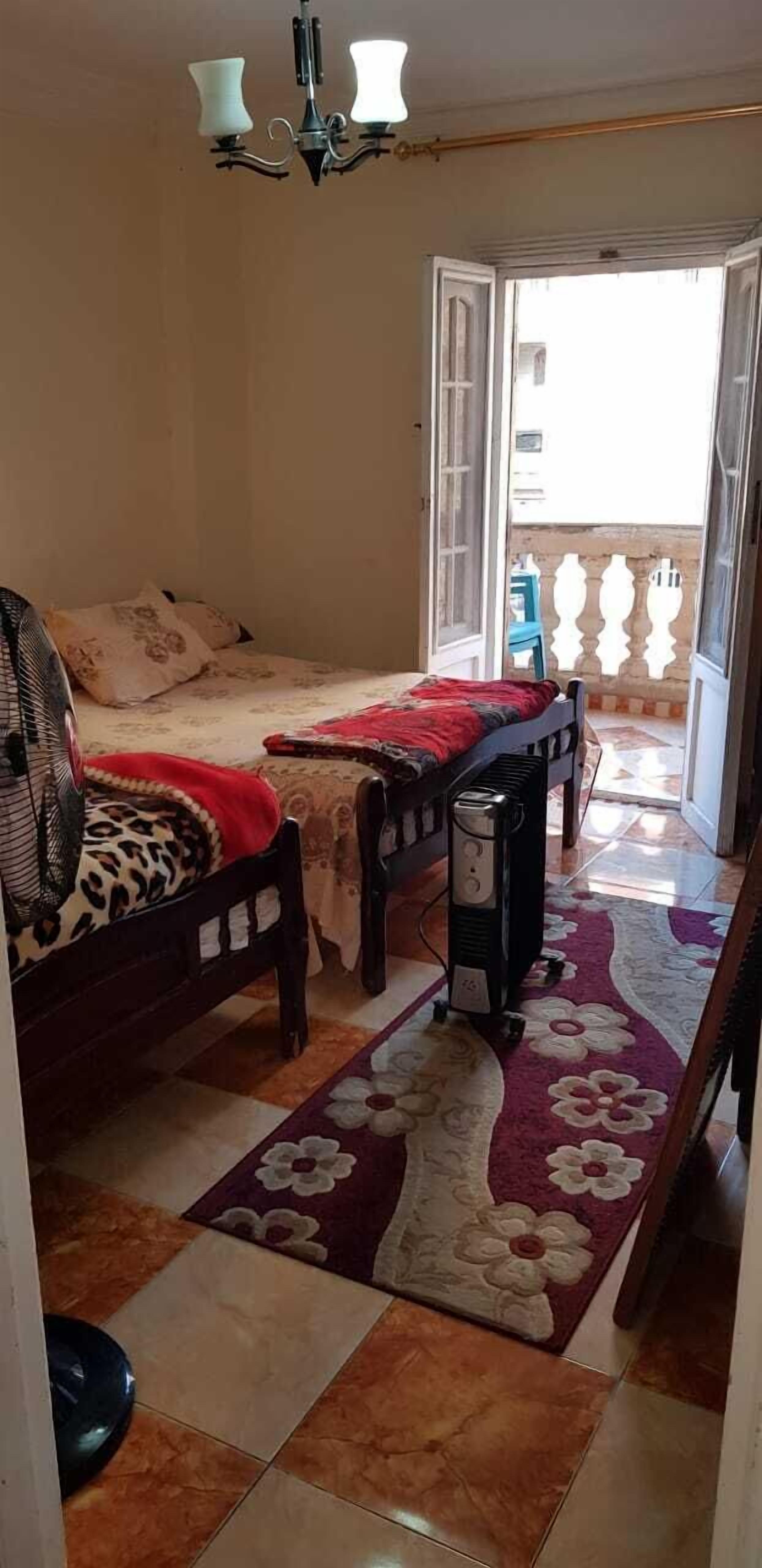 2 bedrooms, individually decorated, individually furnished, desk