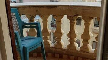 2 bedrooms, individually decorated, individually furnished, desk