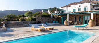  Magganari View Village II , shared swimming pool and bbq , on Ios Island