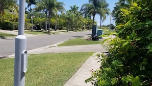 Unclassified image, 2 of 14, button - JamRock Villa (St. Ann's Bay)