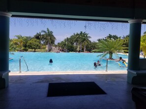 Unclassified image, 2 of 14, button - JamRock Villa (St. Ann's Bay)