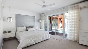 4 bedrooms, WiFi, bed sheets - Sea Splash 75 Lorikeet Drive (PEREGIAN BEACH)