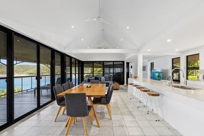 Dining - Mermaids Reach, Stunning House on Hamilton Island (Hamilton Island)