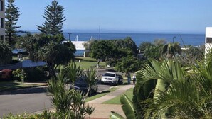 Property grounds - 1 Edmund Shores 3-BR Kings Beach Apt w/ Pool (Kings Beach)