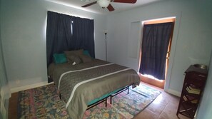 3 bedrooms, iron/ironing board, travel cot, free WiFi