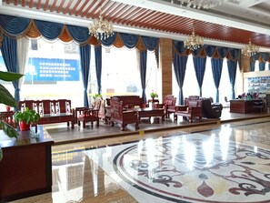 Lobby sitting area - Guilin Xin Bin International Hotel (Guilin)