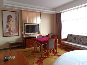 Romantic Room | In-room safe, blackout curtains, soundproofing, bed sheets - Guilin Xin Bin International Hotel (Guilin)