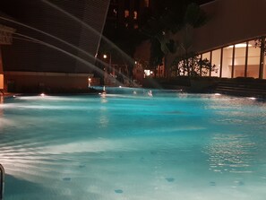3 piscines extérieures
